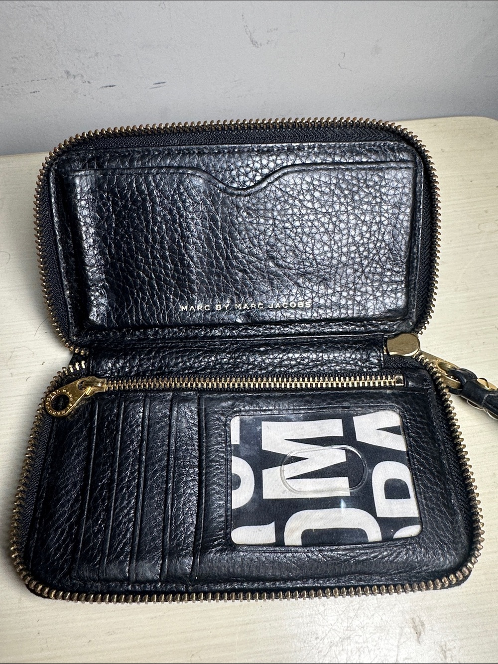 Marc by Marc Jacobs Black Leather work wear Wristlet Wallet with Gold details - Picture 7 of 12